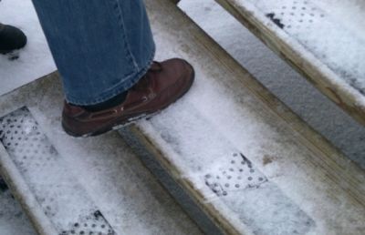 environmentally friendly alternatives to salting your slippery stairs