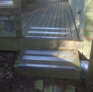 Non slip treads aluminum